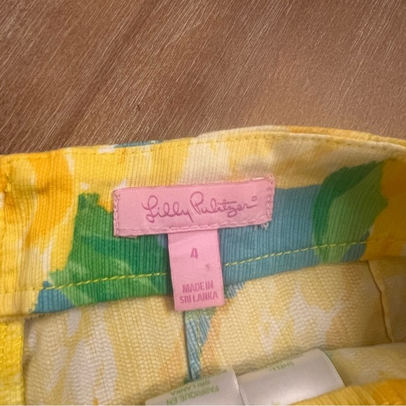 Lilly Pulitzer Deenie Shorts Sunglow Yellow First Impression Roses 4 - Picture 4 of 6